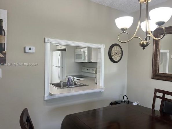 4805 NW 35th St 506, Lauderdale Lakes FL 33319