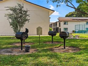 370 E Laurel Dr 3 E, Margate FL 33063