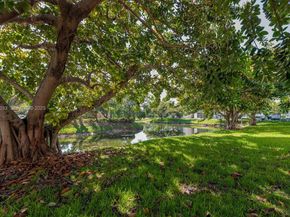 370 E Laurel Dr 3 E, Margate FL 33063