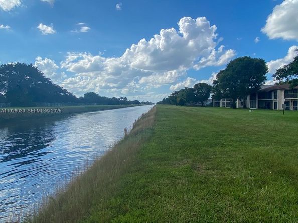 370 E Laurel Dr 3 E, Margate FL 33063