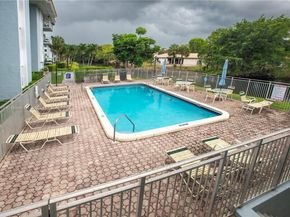 405 S Pine Island Rd 405D, Plantation FL 33324