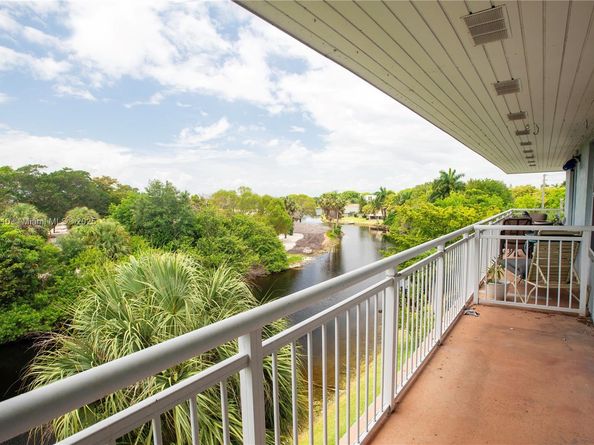 405 S Pine Island Rd 405D, Plantation FL 33324