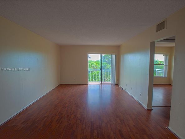 405 S Pine Island Rd 405D, Plantation FL 33324