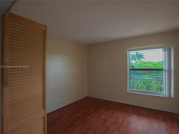 405 S Pine Island Rd 405D, Plantation FL 33324