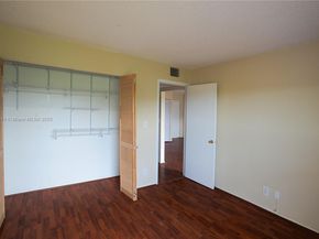 405 S Pine Island Rd 405D, Plantation FL 33324