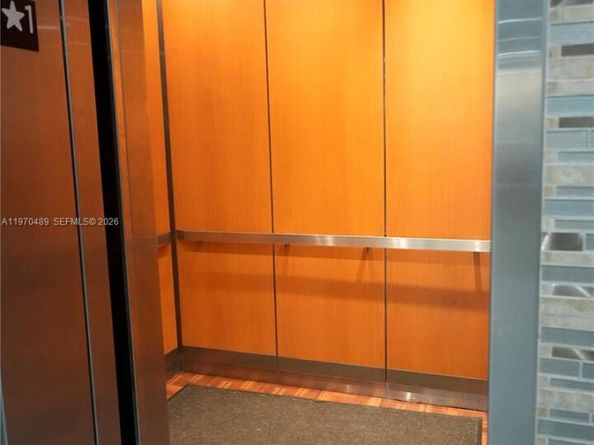 901 Hillcrest Dr 504, Hollywood FL 33021