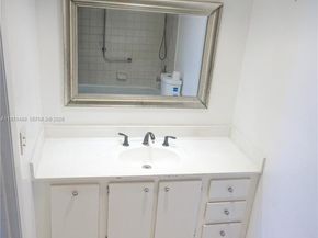 901 Hillcrest Dr 504, Hollywood FL 33021