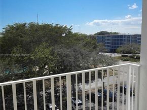 901 Hillcrest Dr 504, Hollywood FL 33021