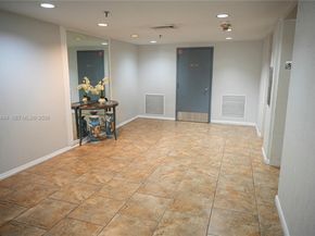 901 Hillcrest Dr 504, Hollywood FL 33021