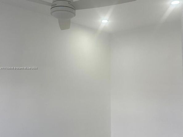 12025 SW 10th St 204, Miami FL 33184