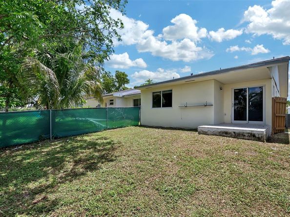 9241 SW 204th Ter, Cutler Bay FL 33189
