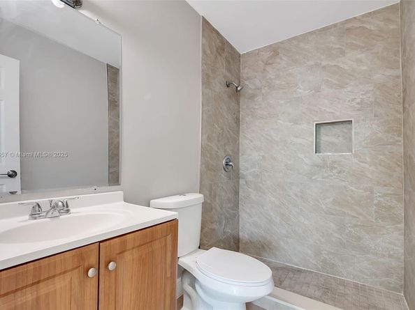 9241 SW 204th Ter, Cutler Bay FL 33189