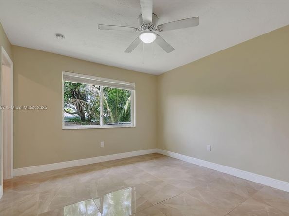 9241 SW 204th Ter, Cutler Bay FL 33189