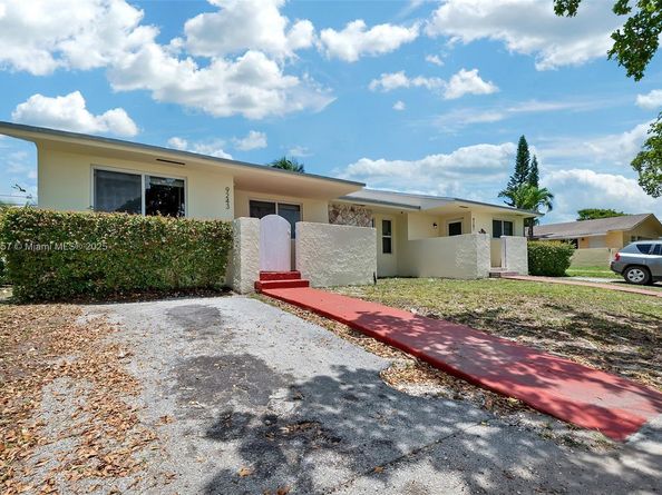 9241 SW 204th Ter, Cutler Bay FL 33189