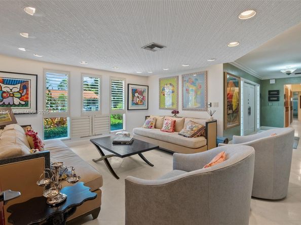 2100 NE 211th Ter, Miami FL 33179