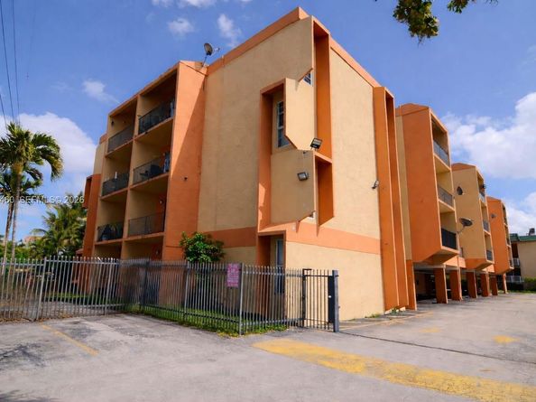 6780 W 2nd Ct 212, Hialeah FL 33012
