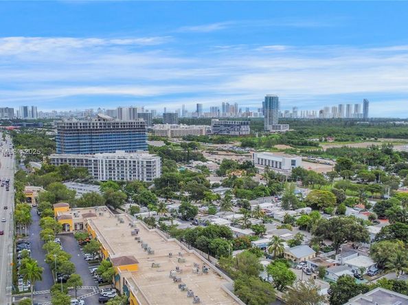 13499 Biscayne Blvd 407, North Miami FL 33181