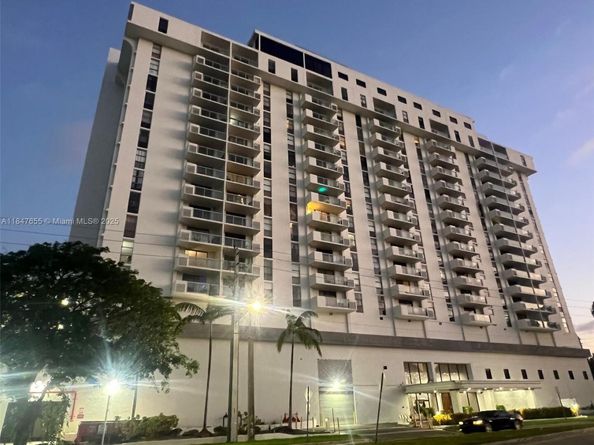 13499 Biscayne Blvd 407, North Miami FL 33181