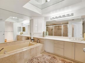 1000 E Island Blvd 503, Aventura FL 33160