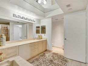 1000 E Island Blvd 503, Aventura FL 33160