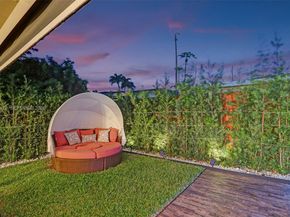 8843 Hawthorne Ave, Surfside FL 33154