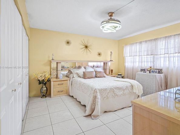 180 NE 12th Ave 14E, Hallandale Beach FL 33009