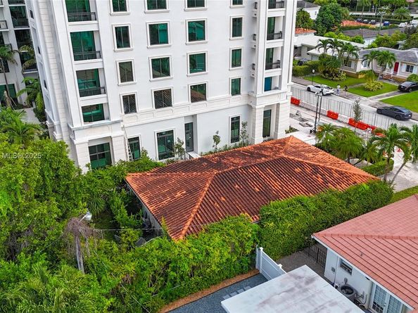 345 Malaga Ave, Coral Gables FL 33134