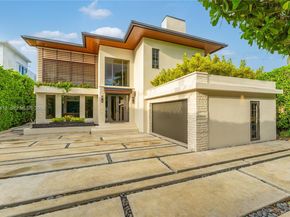 1277 N Venetian Way, Miami FL 33139