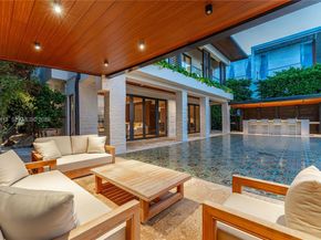 1277 N Venetian Way, Miami FL 33139