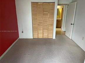 911 NE 199th St 20314, Miami FL 33179