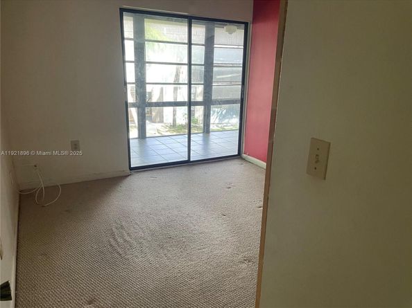 911 NE 199th St 20314, Miami FL 33179