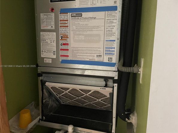 911 NE 199th St 20314, Miami FL 33179