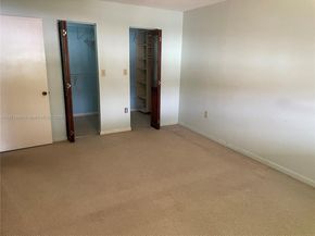 911 NE 199th St 20314, Miami FL 33179