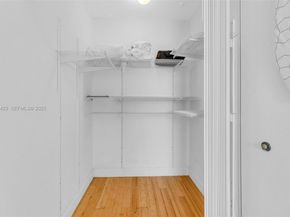 8080 Tatum Waterway Dr 25, Miami Beach FL 33141