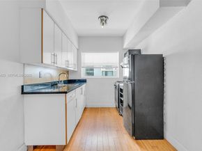 8080 Tatum Waterway Dr 25, Miami Beach FL 33141