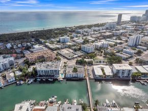 8080 Tatum Waterway Dr 25, Miami Beach FL 33141