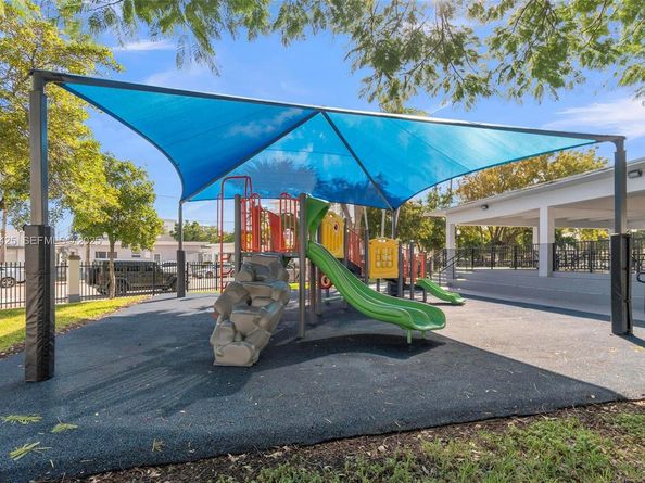 8080 Tatum Waterway Dr 25, Miami Beach FL 33141