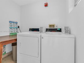 8080 Tatum Waterway Dr 25, Miami Beach FL 33141