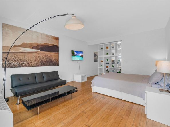 8080 Tatum Waterway Dr 25, Miami Beach FL 33141