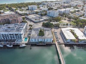 8080 Tatum Waterway Dr 25, Miami Beach FL 33141
