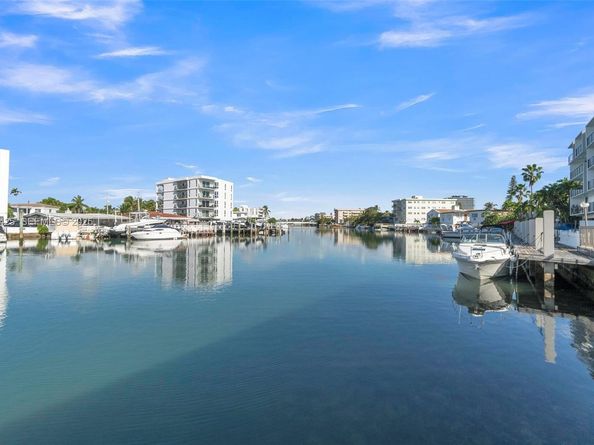 8080 Tatum Waterway Dr 25, Miami Beach FL 33141