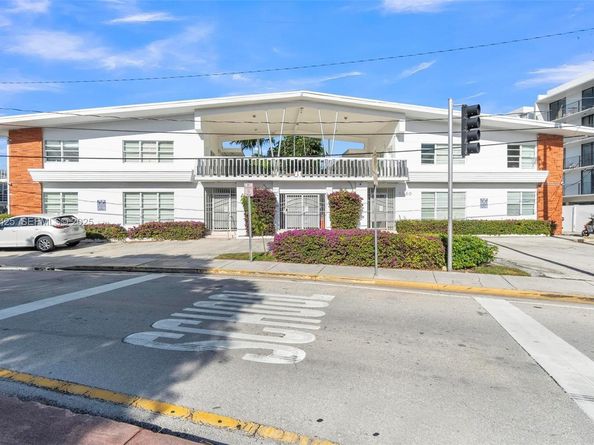 8080 Tatum Waterway Dr 25, Miami Beach FL 33141