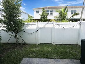 181 SW 170th Ave, Pembroke Pines FL 33027