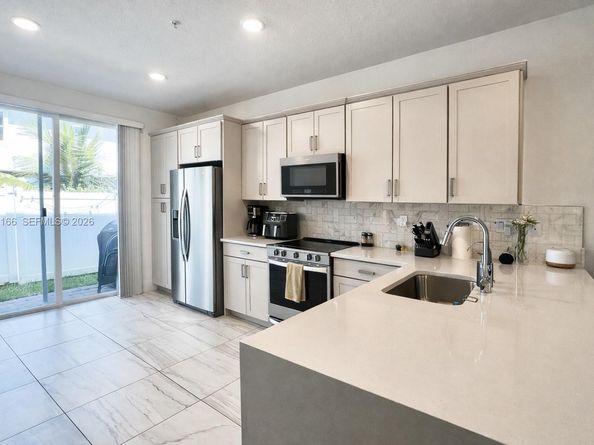 181 SW 170th Ave, Pembroke Pines FL 33027