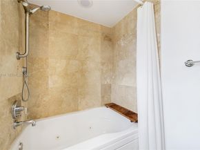 41 SE 5th St 1116, Miami FL 33131