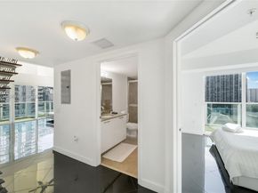 41 SE 5th St 1116, Miami FL 33131