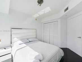 41 SE 5th St 1116, Miami FL 33131
