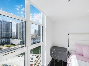 41 SE 5th St 1116, Miami FL 33131