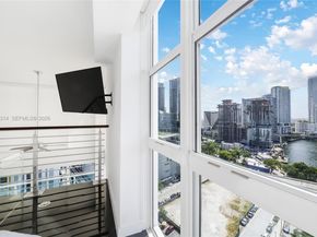 41 SE 5th St 1116, Miami FL 33131