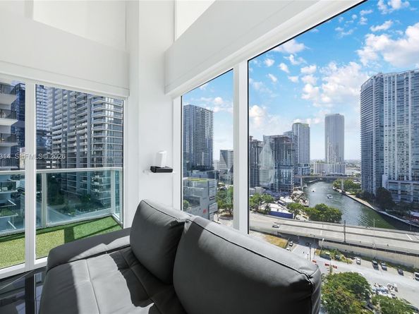 41 SE 5th St 1116, Miami FL 33131